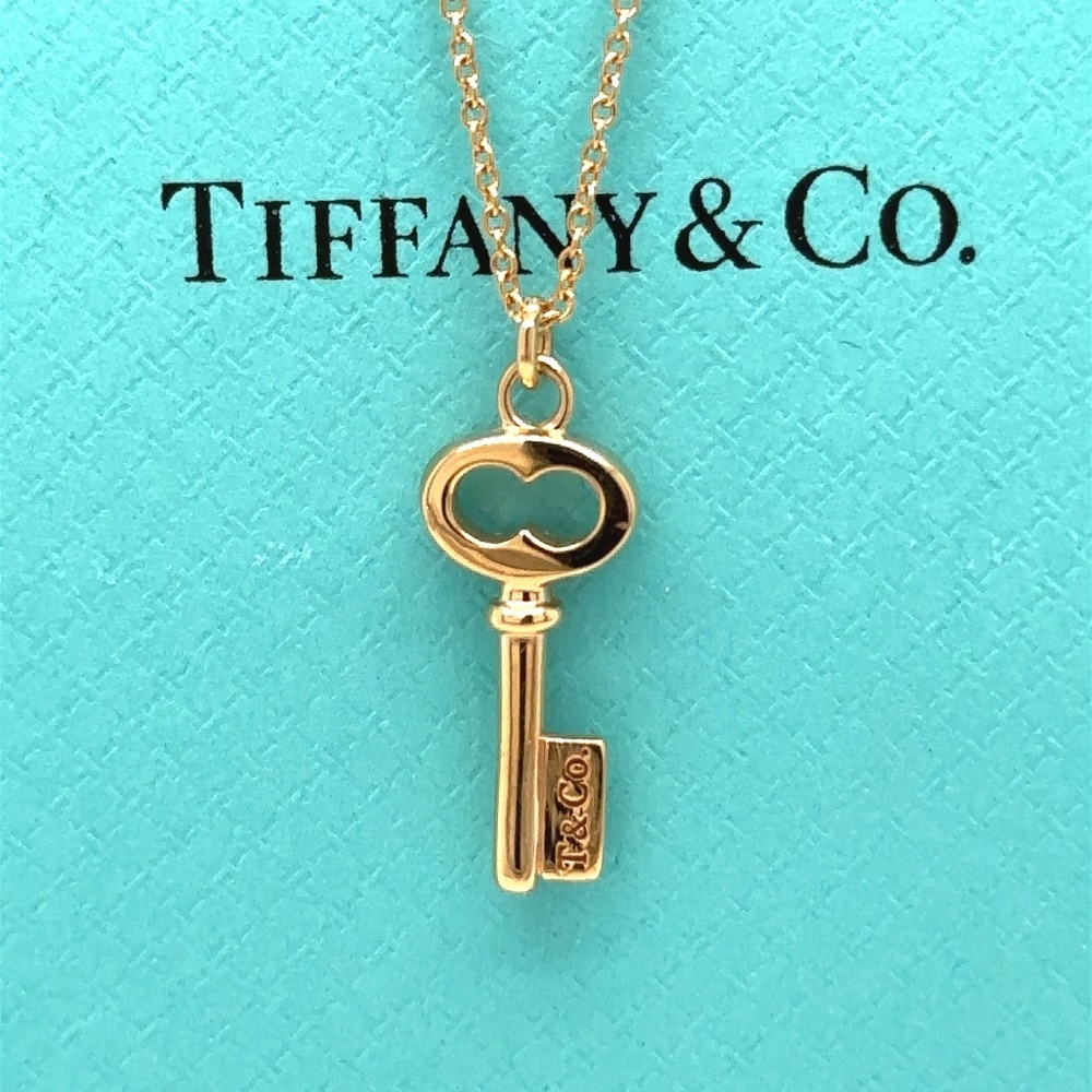 Tiffany & Co Mini Oval Key Pendant - Picture 6 of 10
